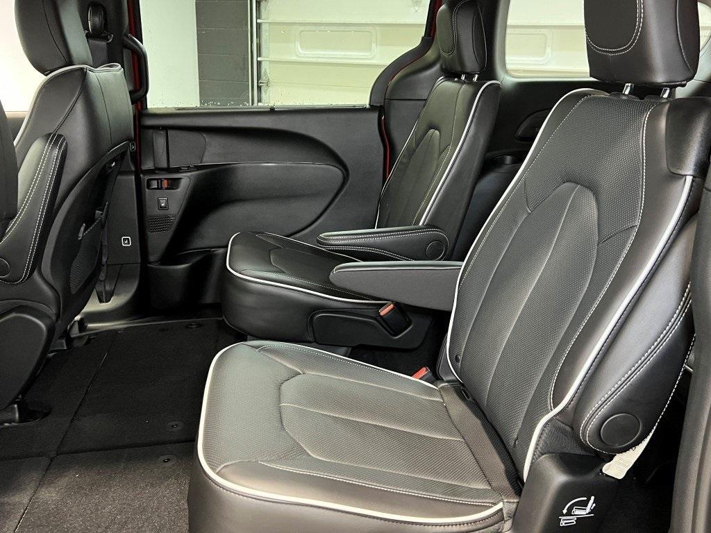 new 2026 Chrysler Pacifica car, priced at $46,878