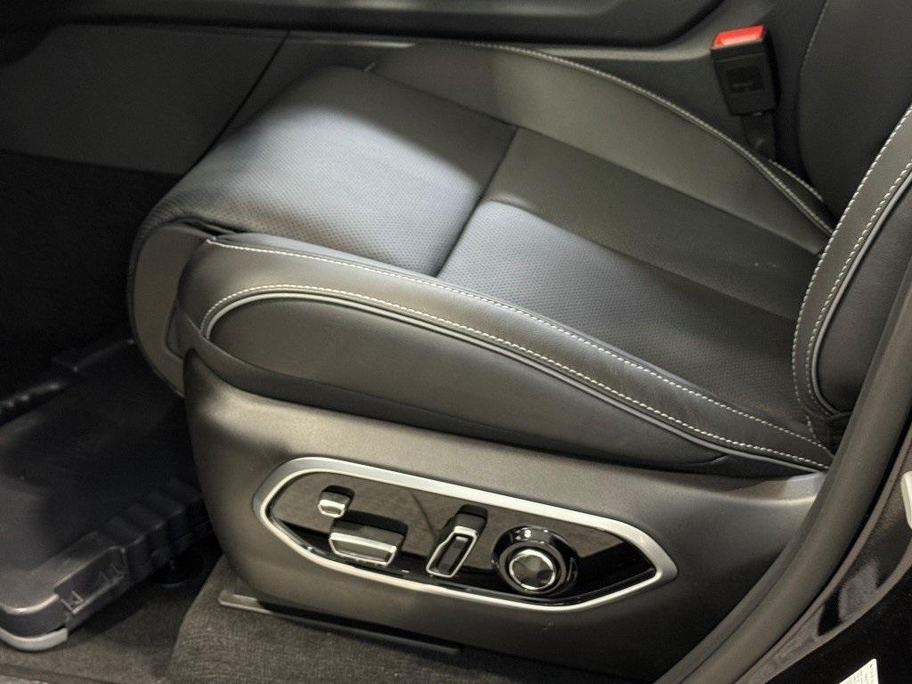 new 2025 Jeep Grand Cherokee car, priced at $57,261