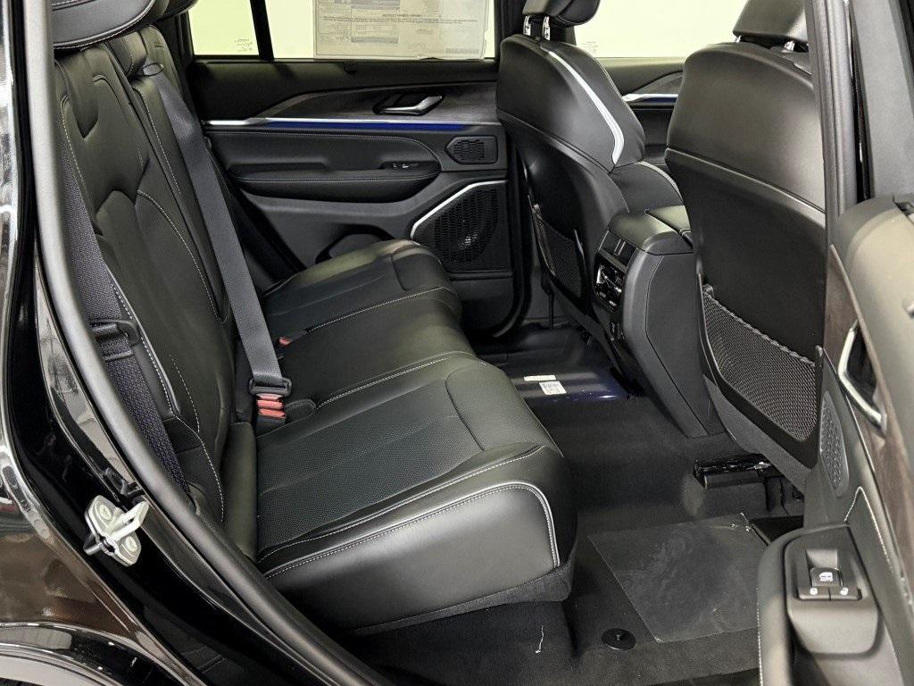 new 2025 Jeep Grand Cherokee car, priced at $57,261