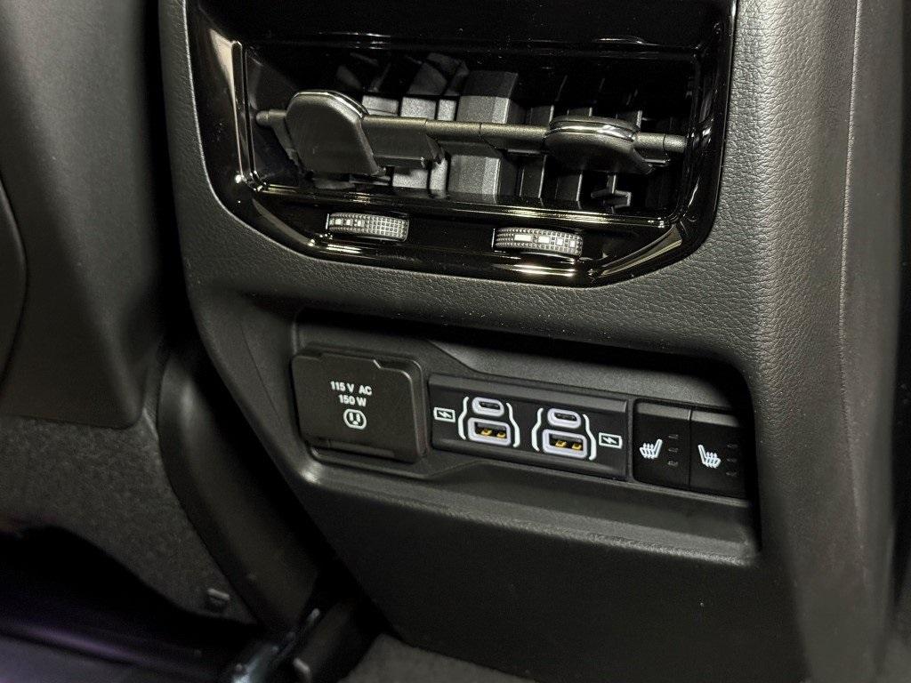 new 2025 Jeep Grand Cherokee car, priced at $57,261