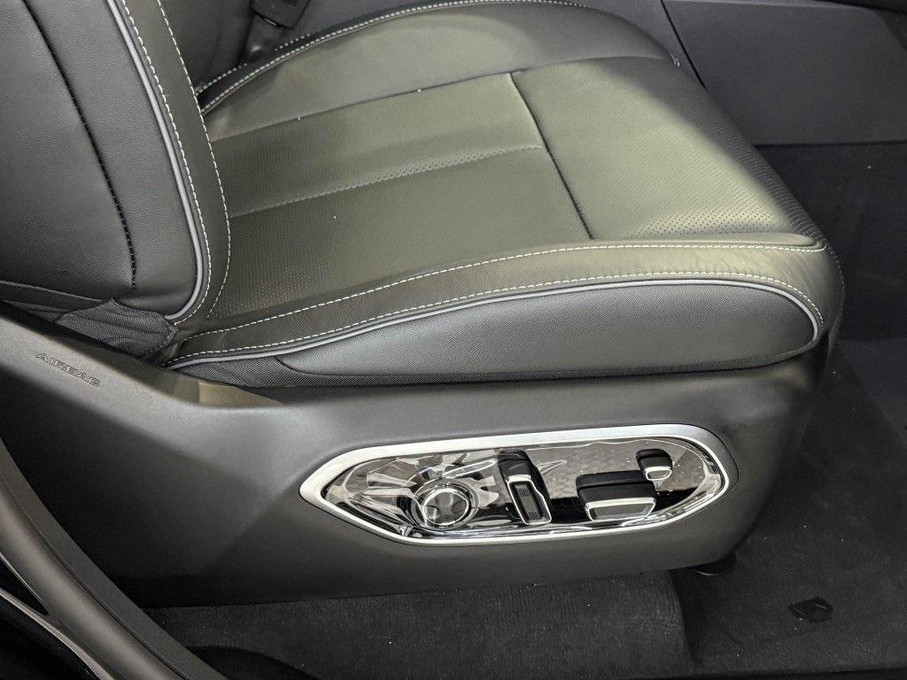 new 2025 Jeep Grand Cherokee car, priced at $57,261