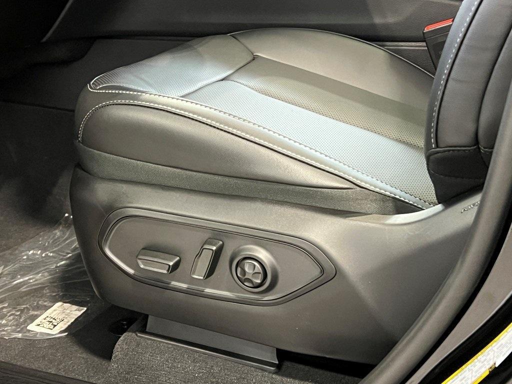 new 2025 Jeep Grand Cherokee L car, priced at $52,178