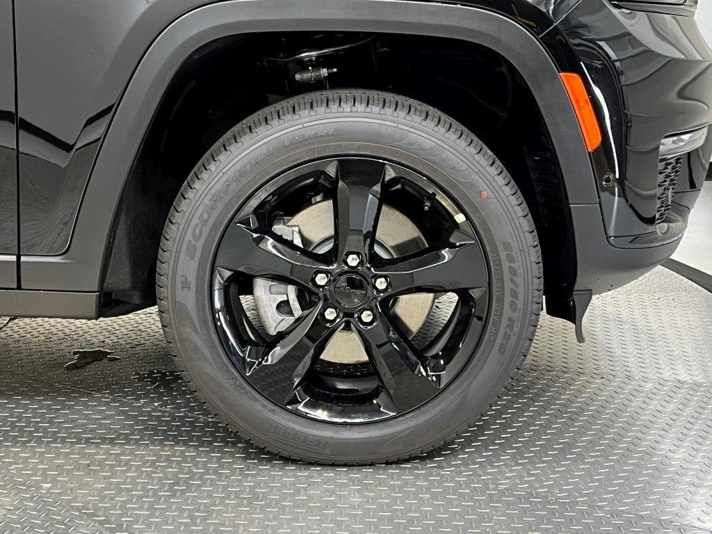 new 2025 Jeep Grand Cherokee L car, priced at $52,178
