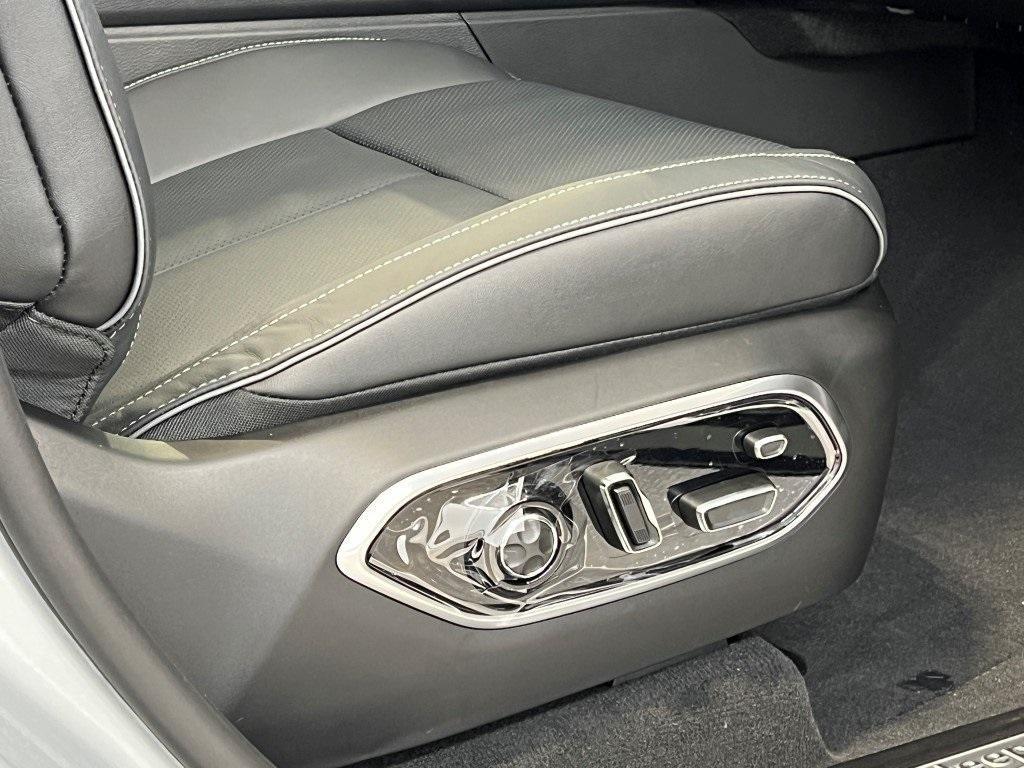 new 2025 Jeep Grand Cherokee L car, priced at $58,730