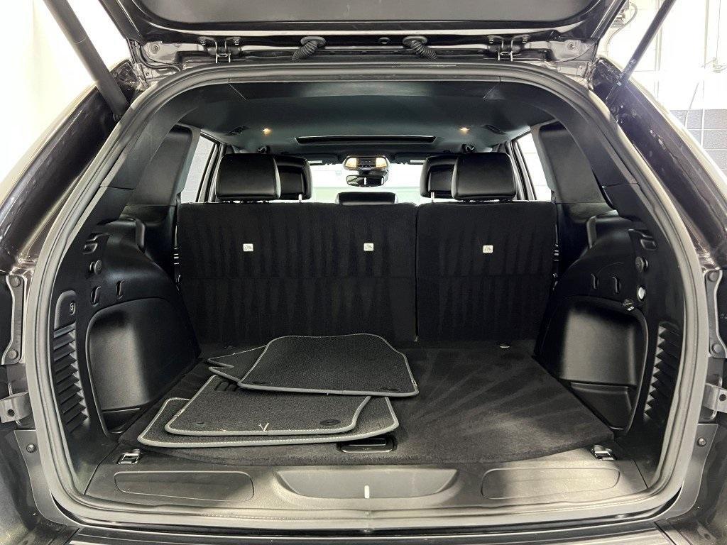 used 2021 Jeep Grand Cherokee car, priced at $29,300