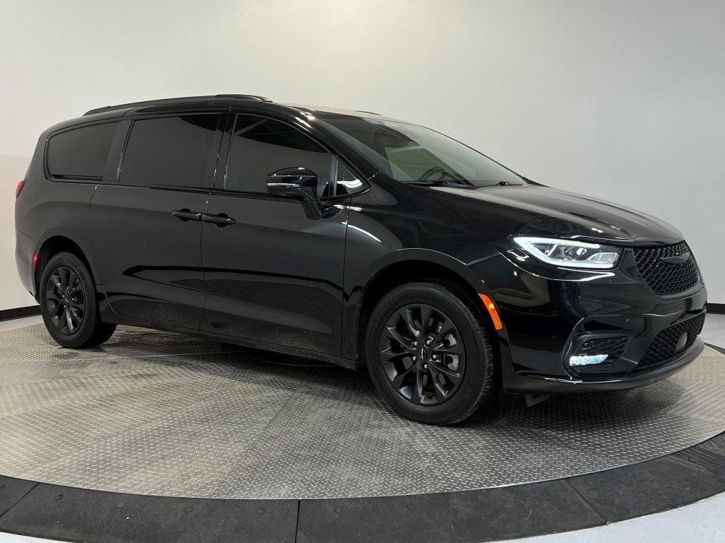 used 2021 Chrysler Pacifica car, priced at $32,000