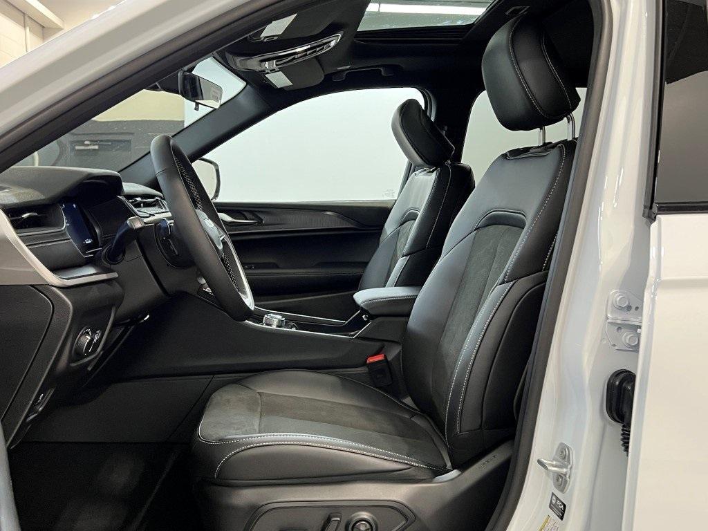 new 2025 Jeep Grand Cherokee L car, priced at $40,288