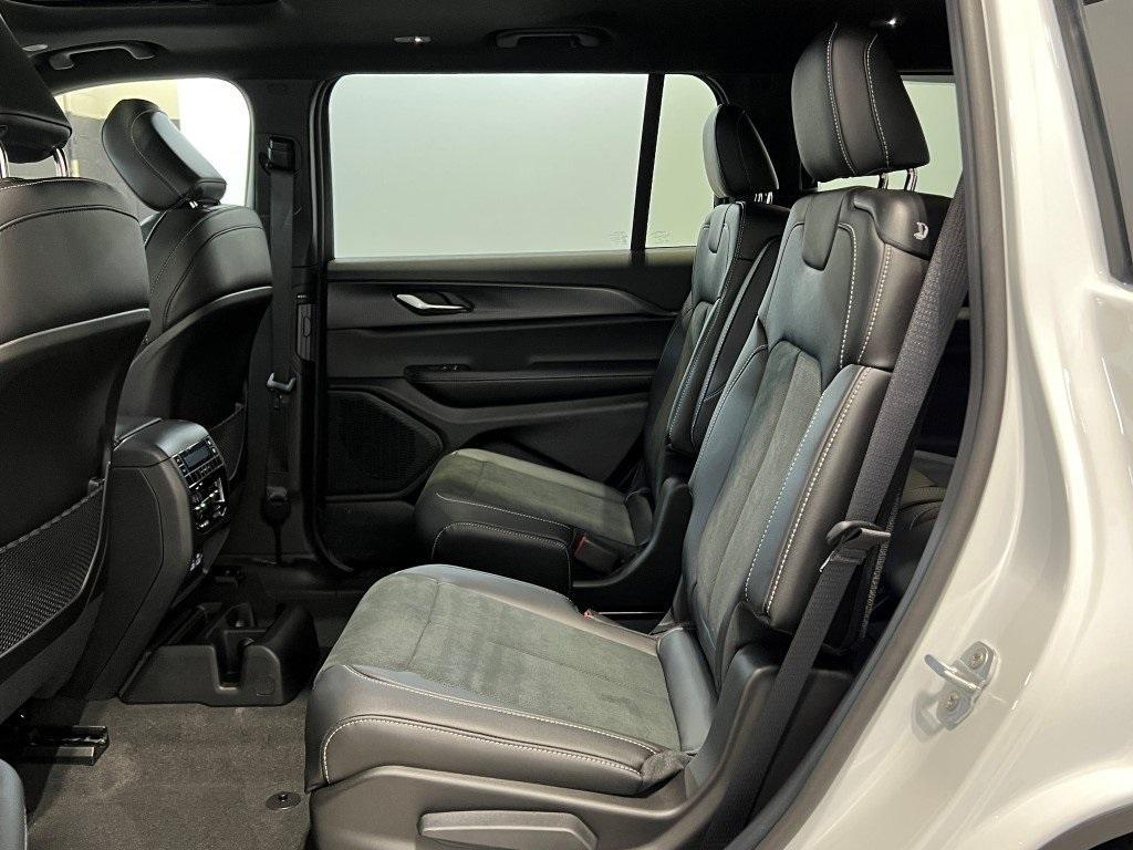 new 2025 Jeep Grand Cherokee L car, priced at $40,288