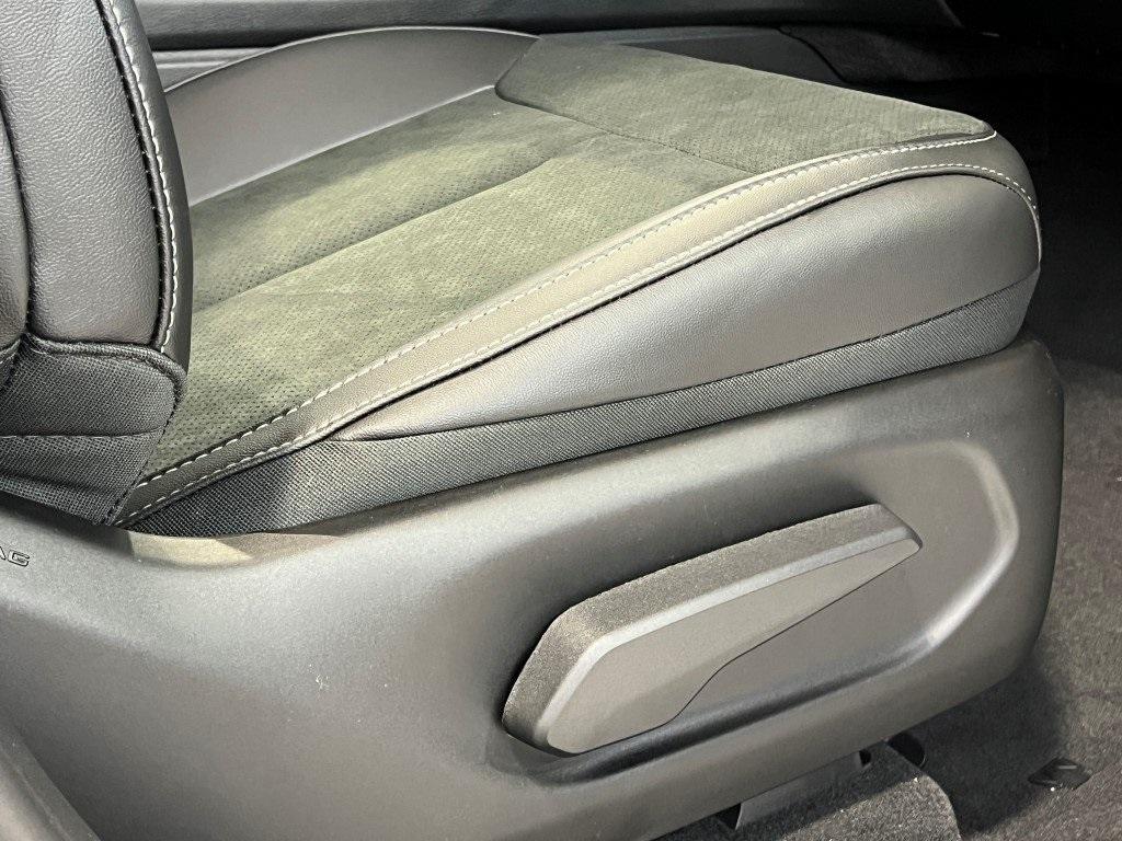new 2025 Jeep Grand Cherokee L car, priced at $40,288