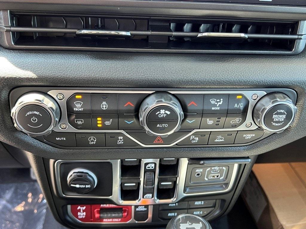 new 2025 Jeep Wrangler car, priced at $50,464