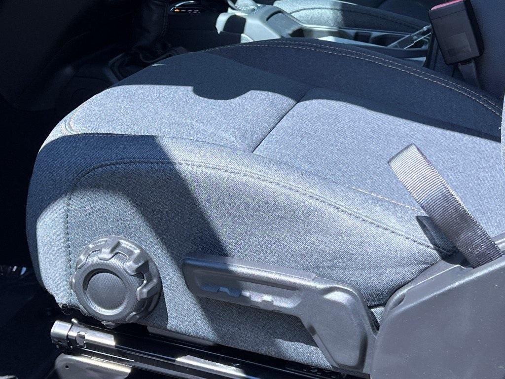 new 2025 Jeep Wrangler car, priced at $48,714