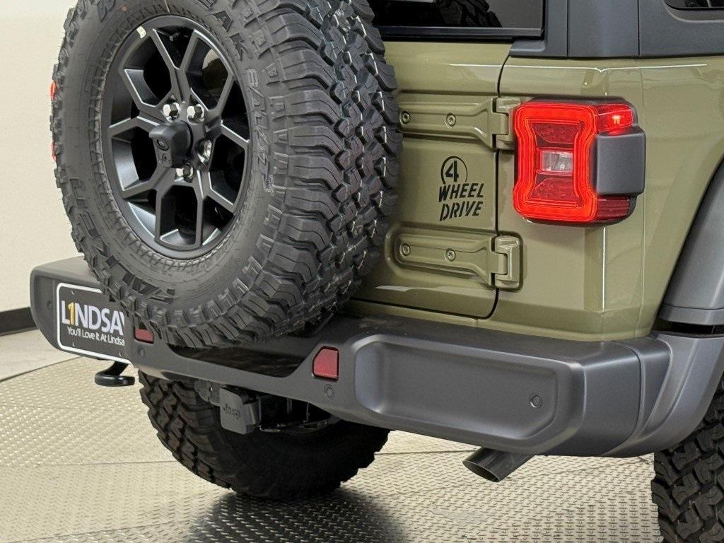 new 2025 Jeep Wrangler car, priced at $48,714