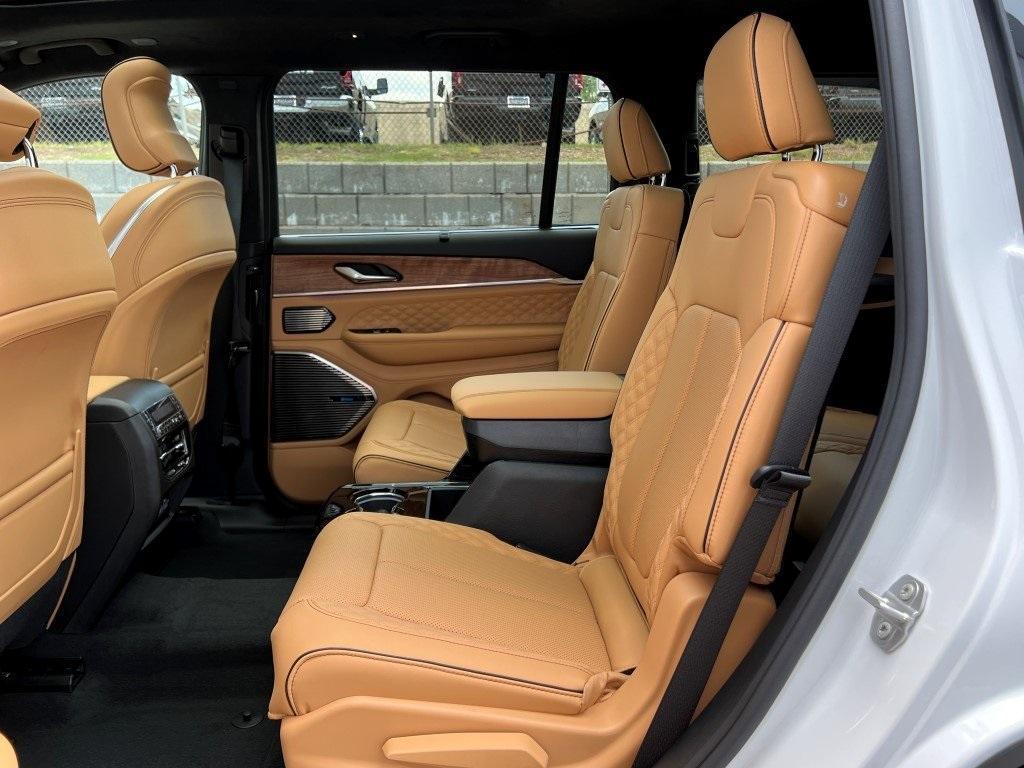 new 2025 Jeep Grand Cherokee L car, priced at $65,236