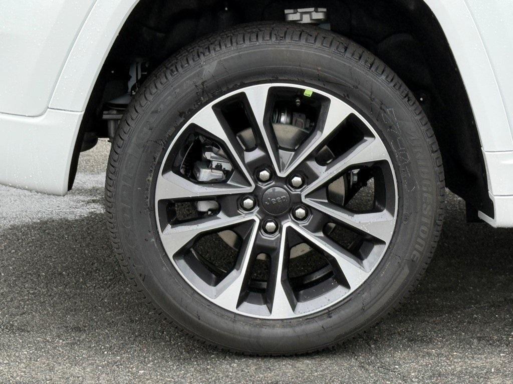 new 2025 Jeep Grand Cherokee car, priced at $58,225