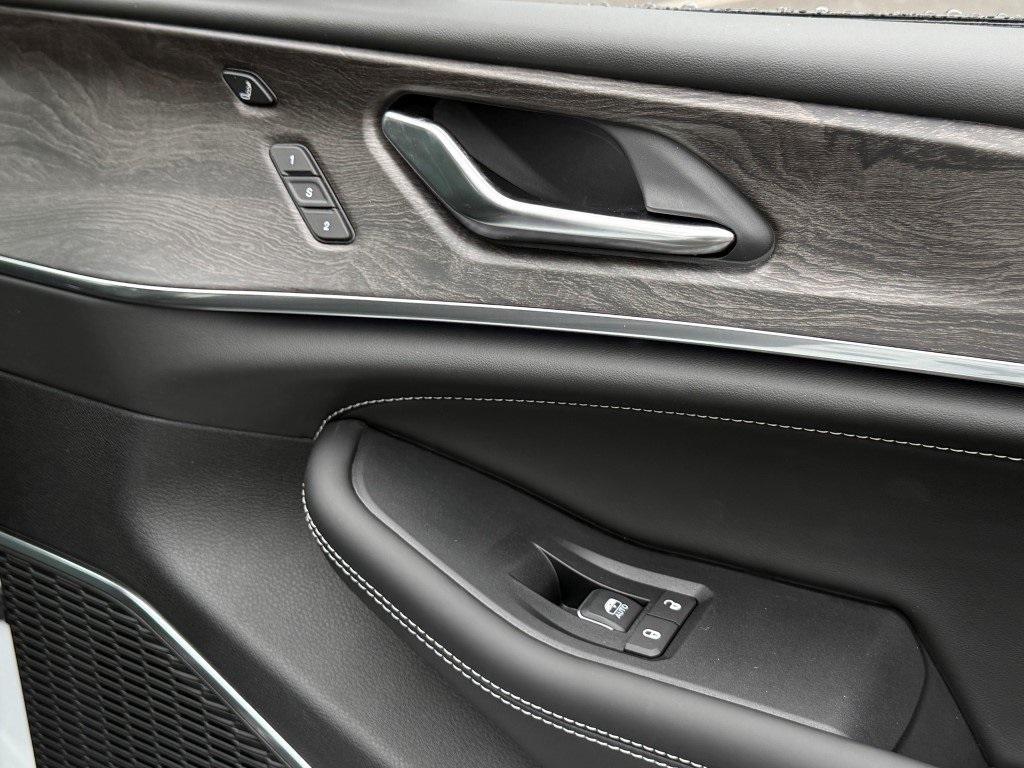 new 2025 Jeep Grand Cherokee car, priced at $58,225