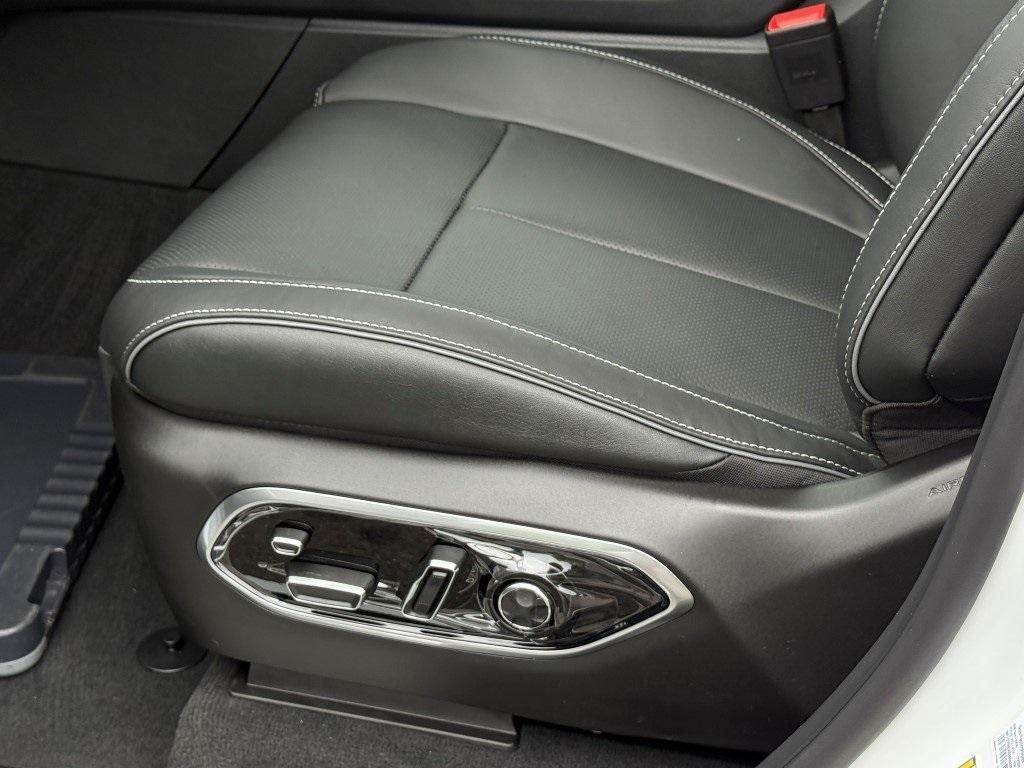 new 2025 Jeep Grand Cherokee car, priced at $58,225
