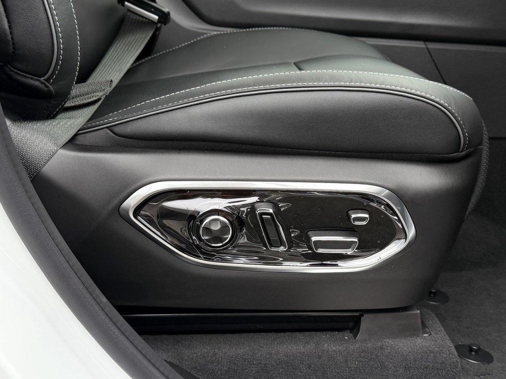 new 2025 Jeep Grand Cherokee car, priced at $58,225
