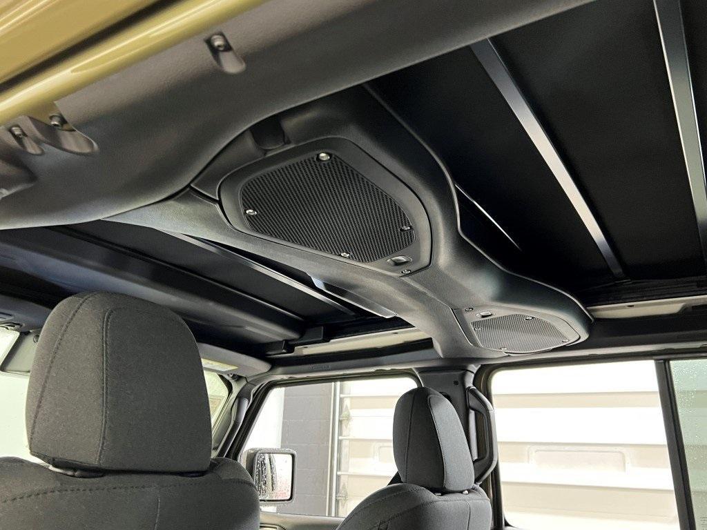 new 2025 Jeep Wrangler car, priced at $48,189