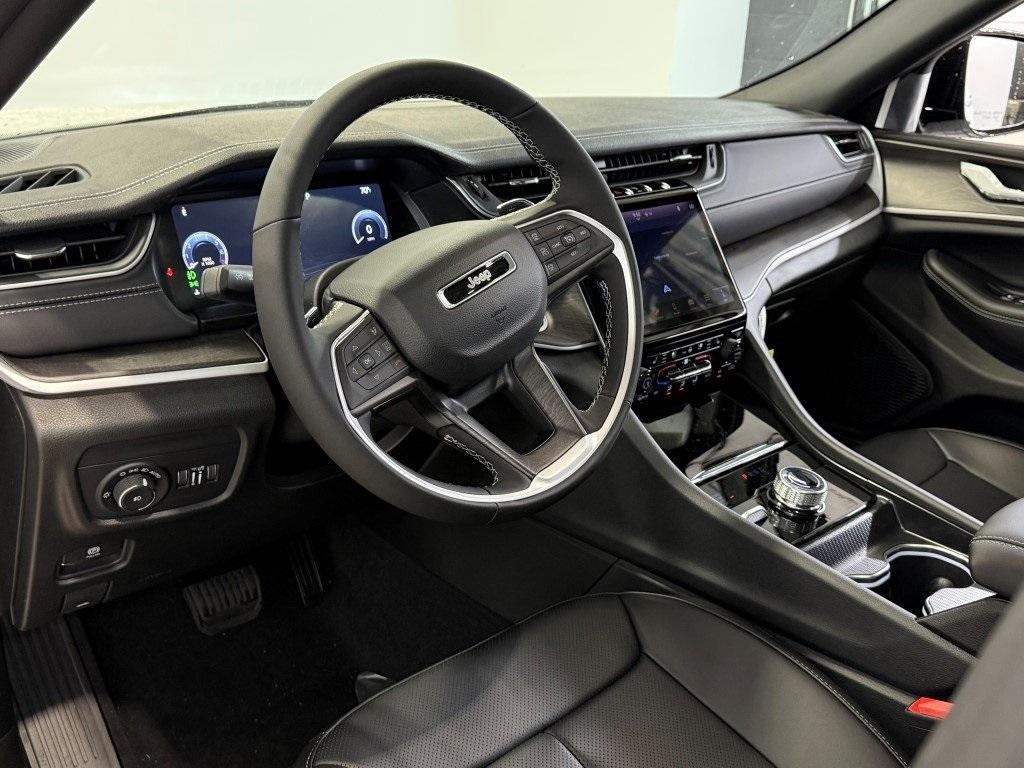 new 2025 Jeep Grand Cherokee car, priced at $48,390