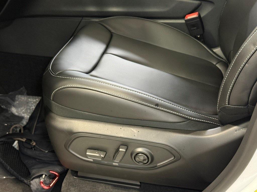 new 2025 Jeep Grand Cherokee car, priced at $48,390