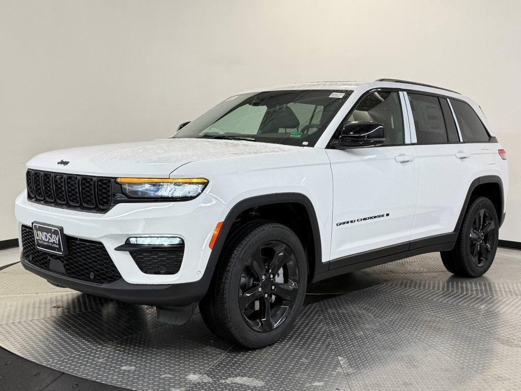 new 2025 Jeep Grand Cherokee car, priced at $48,390