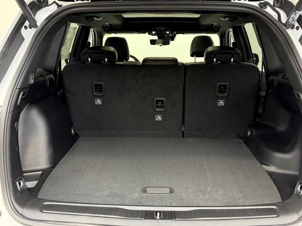 new 2025 Jeep Grand Cherokee car, priced at $48,390
