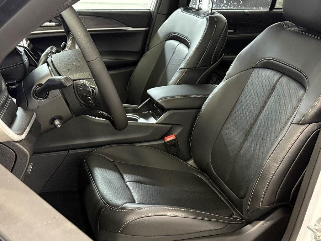 new 2025 Jeep Grand Cherokee car, priced at $48,390