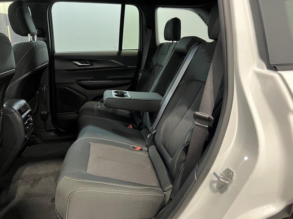 new 2025 Jeep Grand Cherokee car