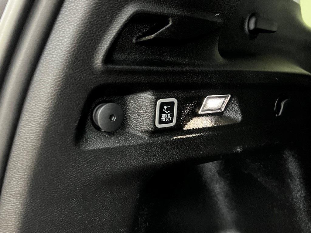 used 2023 Jeep Grand Cherokee L car, priced at $27,800