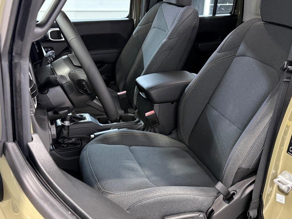 new 2025 Jeep Wrangler car, priced at $43,061