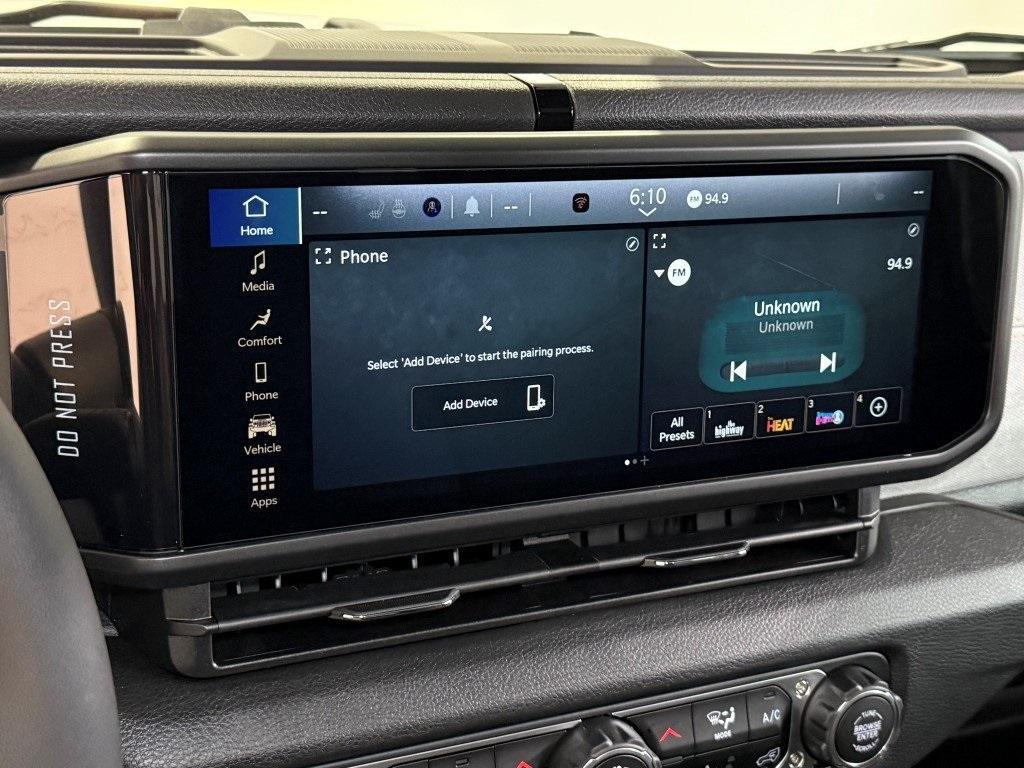 new 2025 Jeep Wrangler car, priced at $43,061