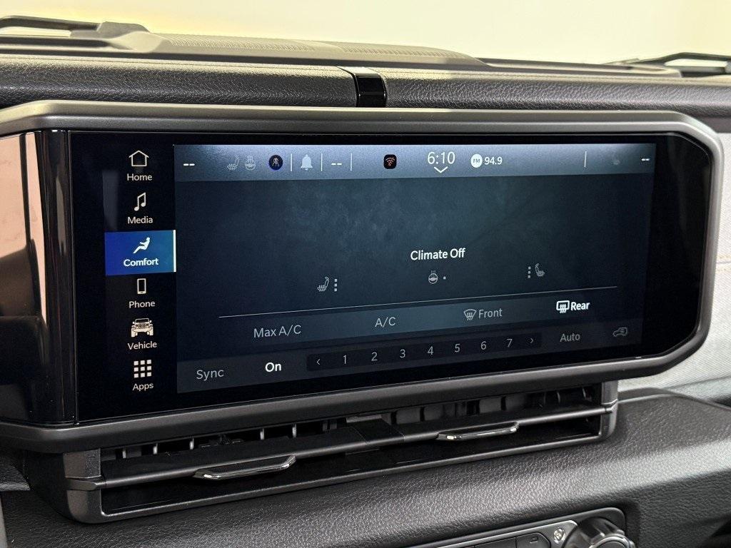 new 2025 Jeep Wrangler car, priced at $43,061