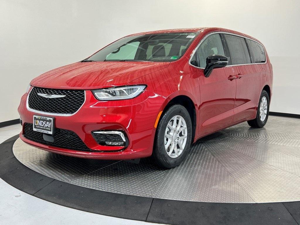 new 2026 Chrysler Pacifica car, priced at $44,045