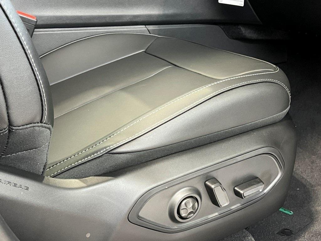 new 2025 Jeep Grand Cherokee car