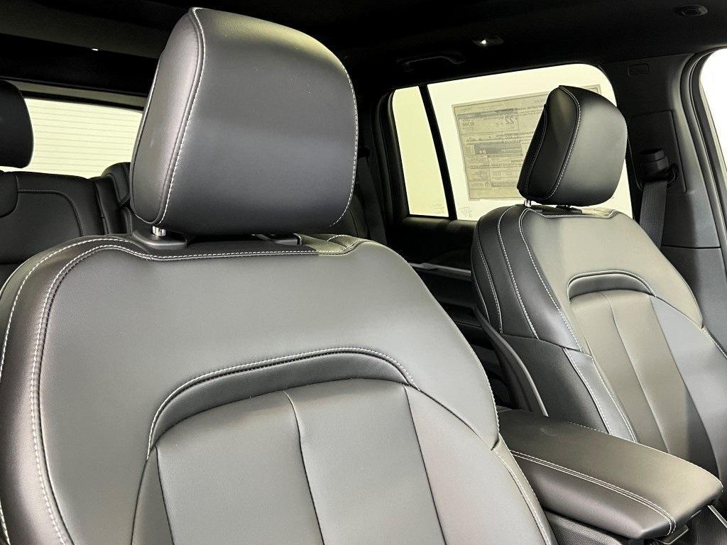 new 2025 Jeep Grand Cherokee car
