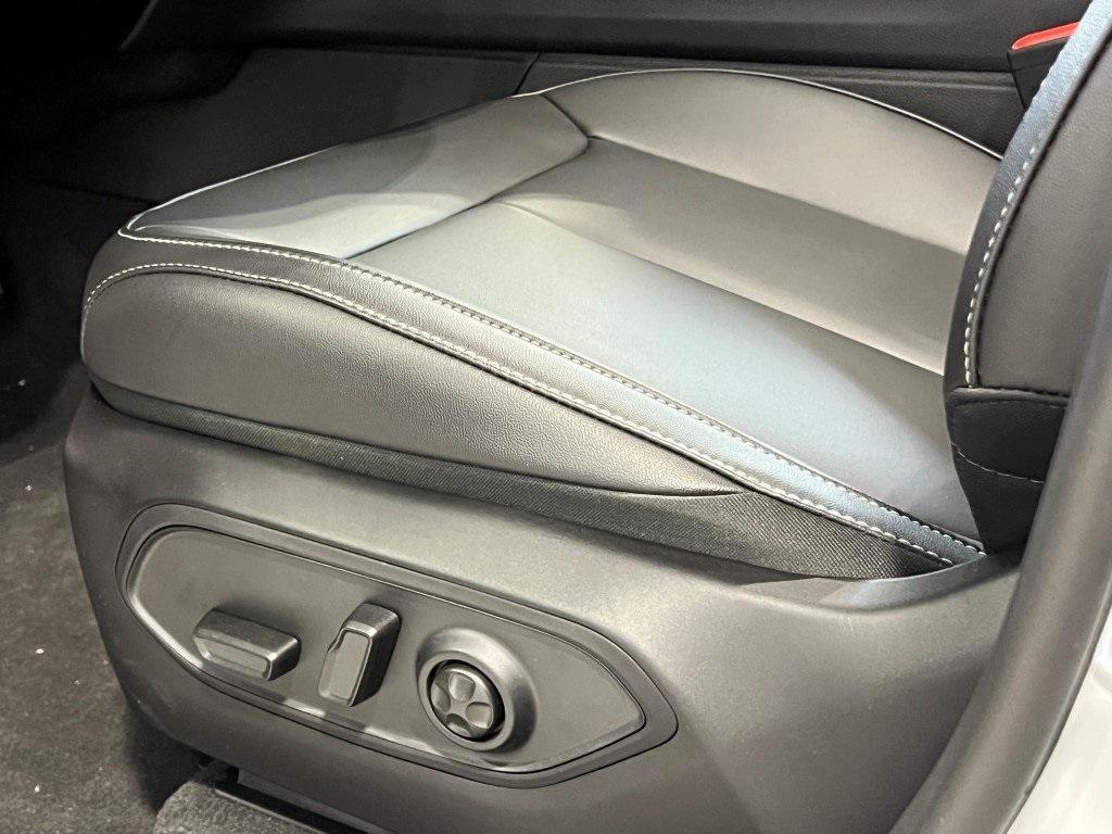 new 2025 Jeep Grand Cherokee car