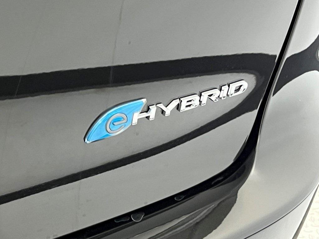 new 2025 Chrysler Pacifica Hybrid car, priced at $48,667