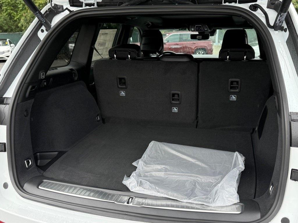 new 2025 Jeep Grand Cherokee car, priced at $58,225
