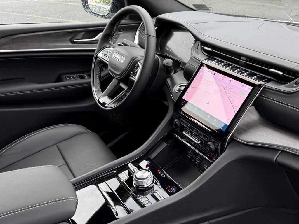 new 2025 Jeep Grand Cherokee car, priced at $58,225