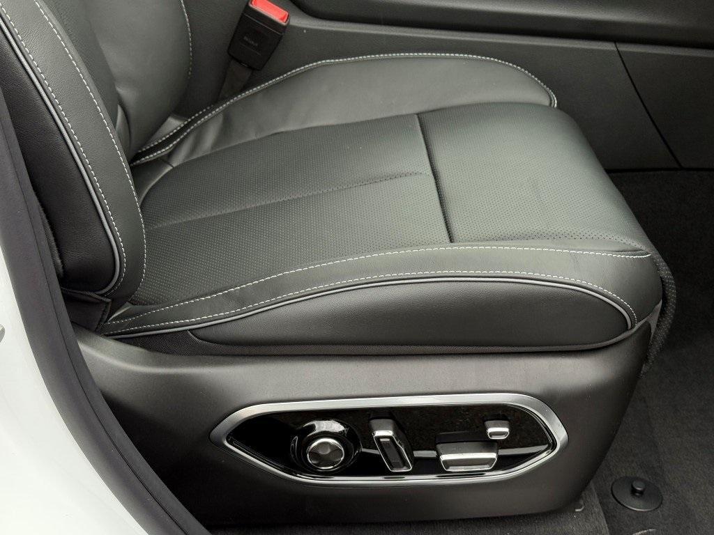 new 2025 Jeep Grand Cherokee car, priced at $58,225