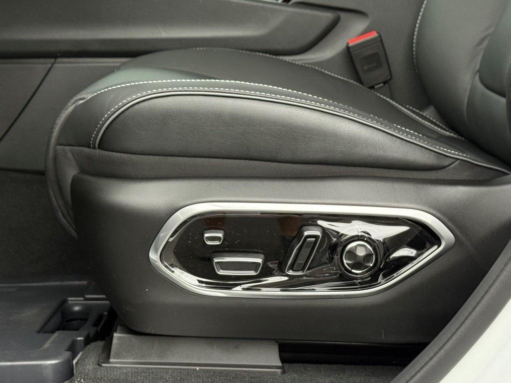 new 2025 Jeep Grand Cherokee car, priced at $58,225