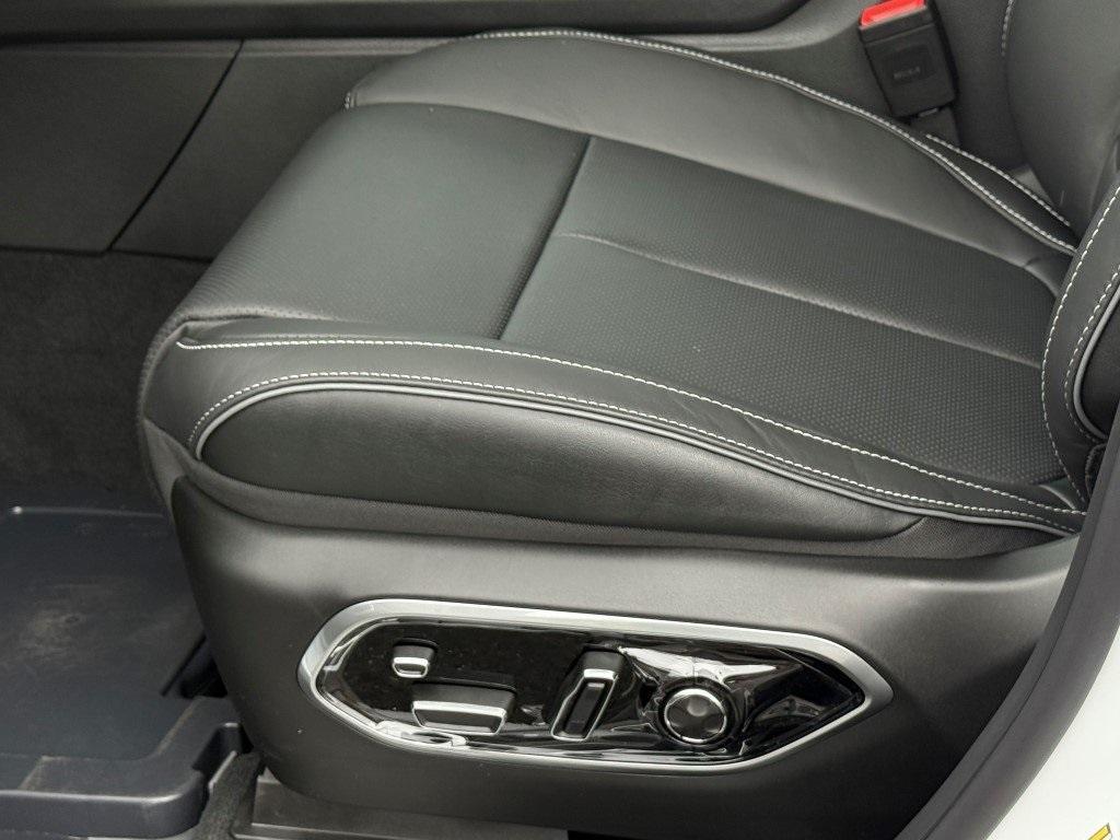 new 2025 Jeep Grand Cherokee car, priced at $58,225