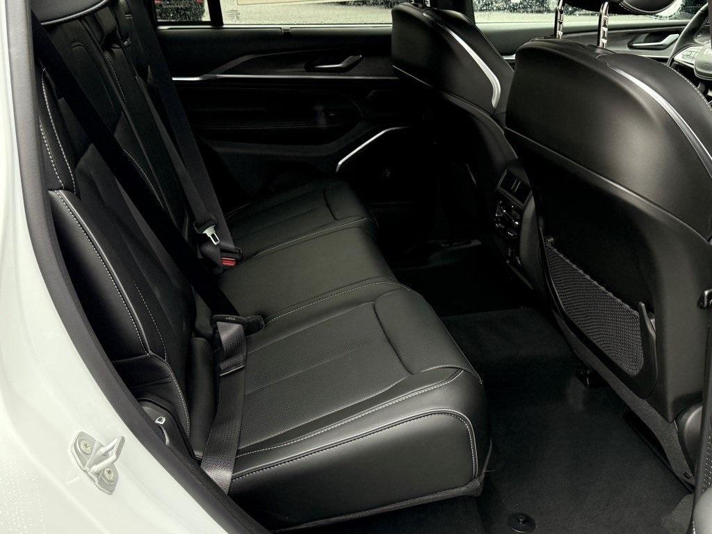 new 2025 Jeep Grand Cherokee car, priced at $58,225