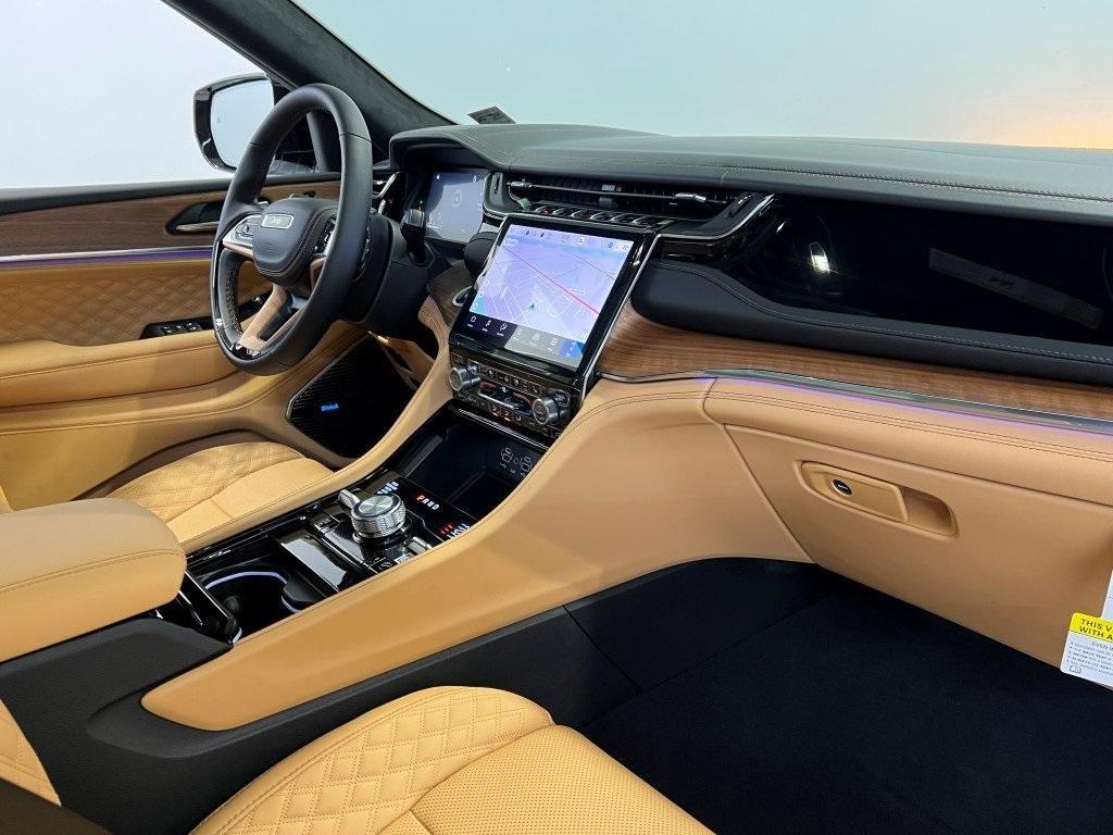 new 2025 Jeep Grand Cherokee car, priced at $59,703