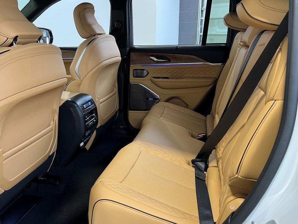 new 2025 Jeep Grand Cherokee car, priced at $59,703