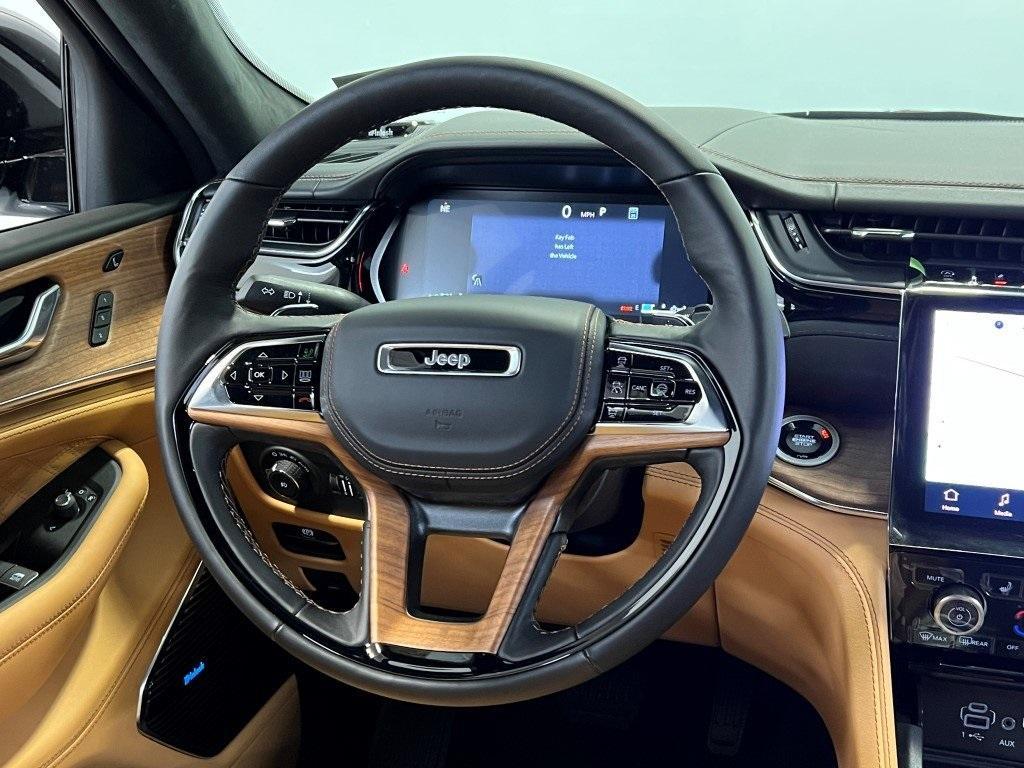 new 2025 Jeep Grand Cherokee car, priced at $59,703