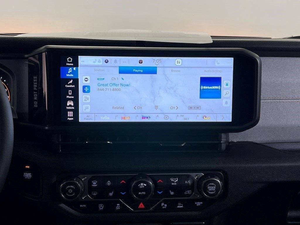 new 2025 Jeep Wrangler car