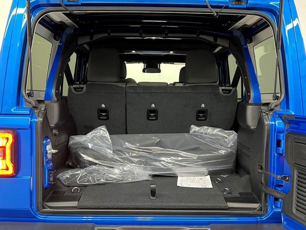 new 2025 Jeep Wrangler car