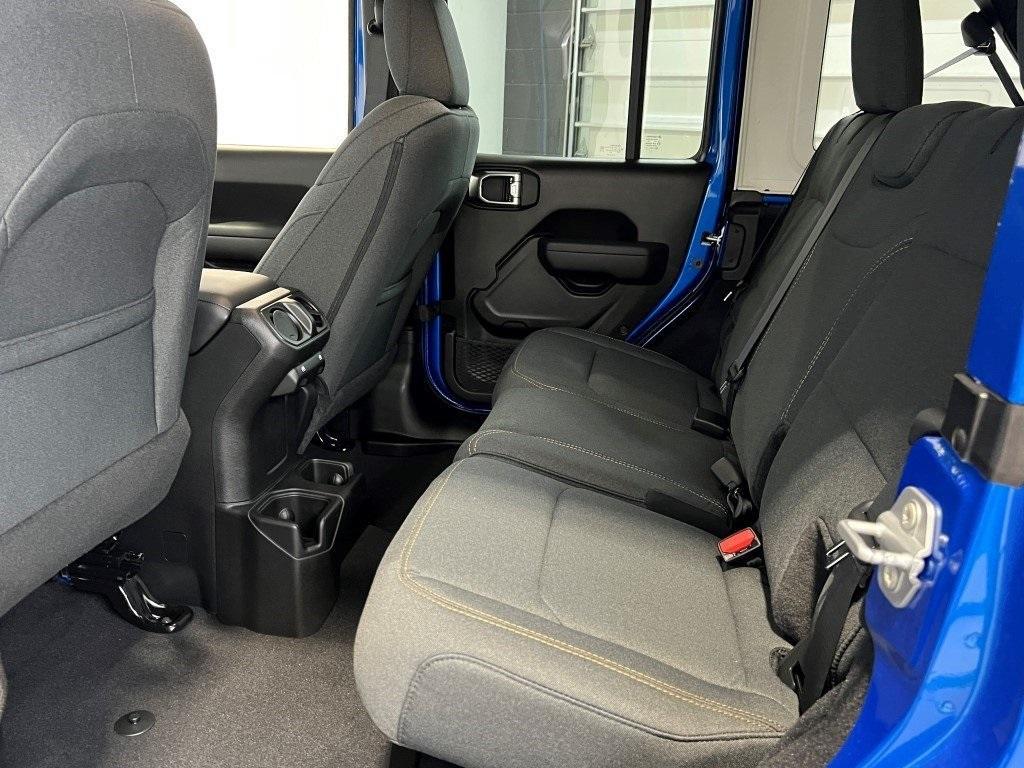 new 2025 Jeep Wrangler car