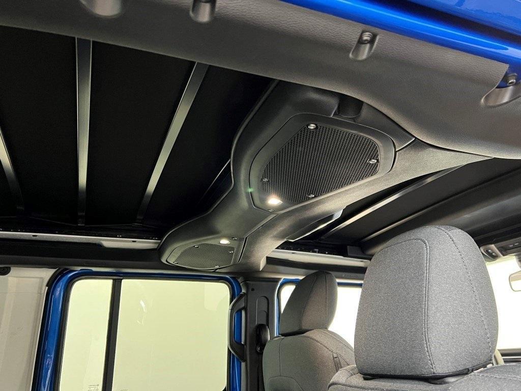 new 2025 Jeep Wrangler car